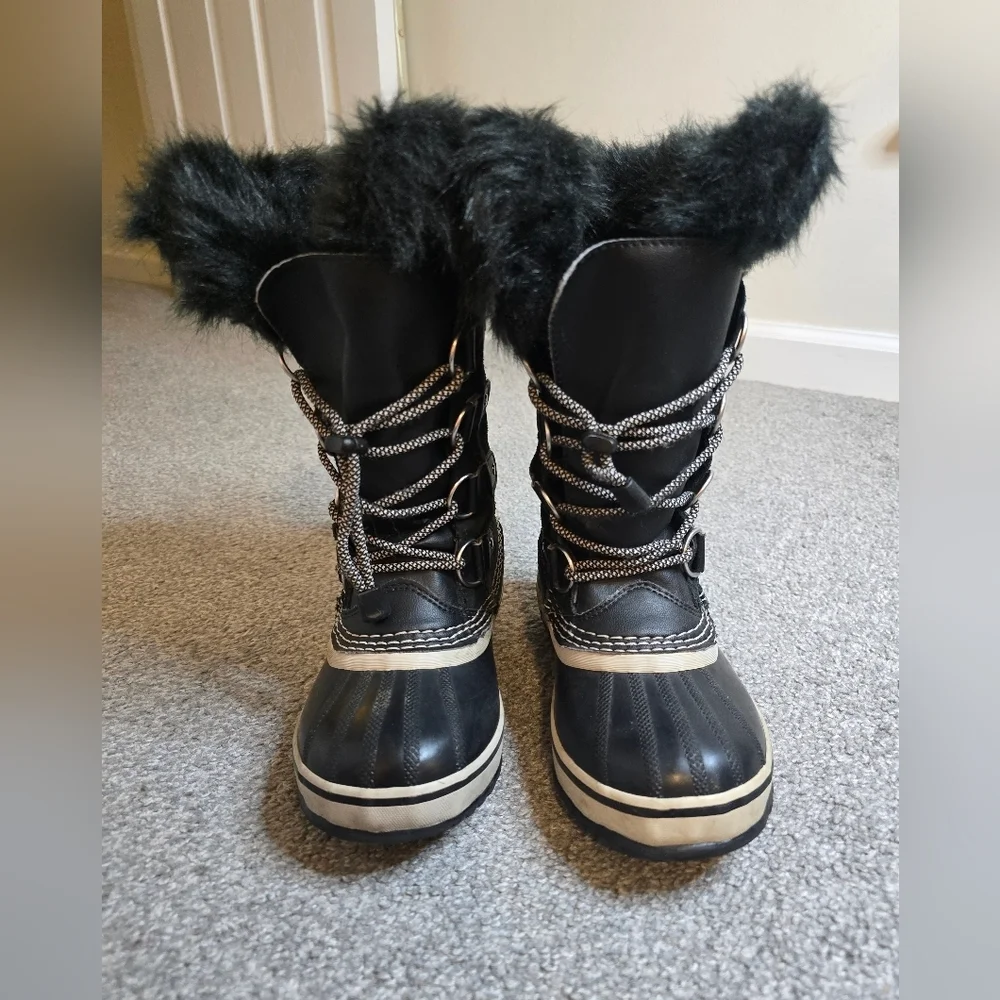 Sorel Joan Of Arctic Youth Waterproof Winter Boots Faux Suede Faux Fur Lace Up